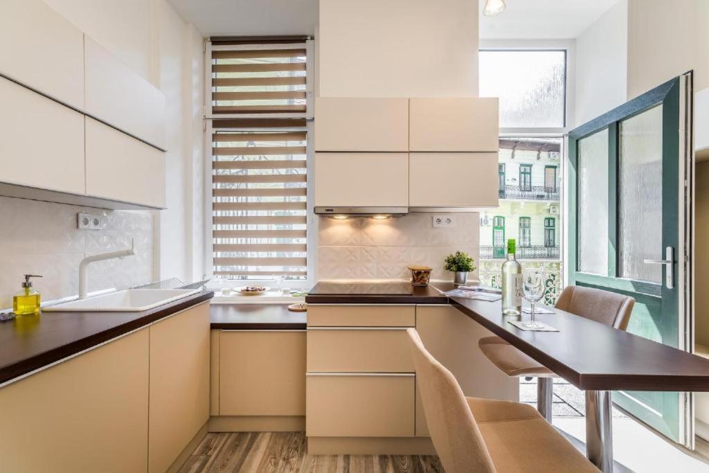 Hi-Bp Elizabeth Apartment In The Heart Of Budapest Esterno foto