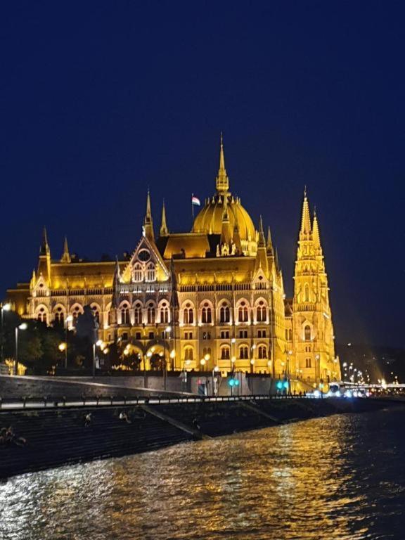 Hi-Bp Elizabeth Apartment In The Heart Of Budapest Esterno foto
