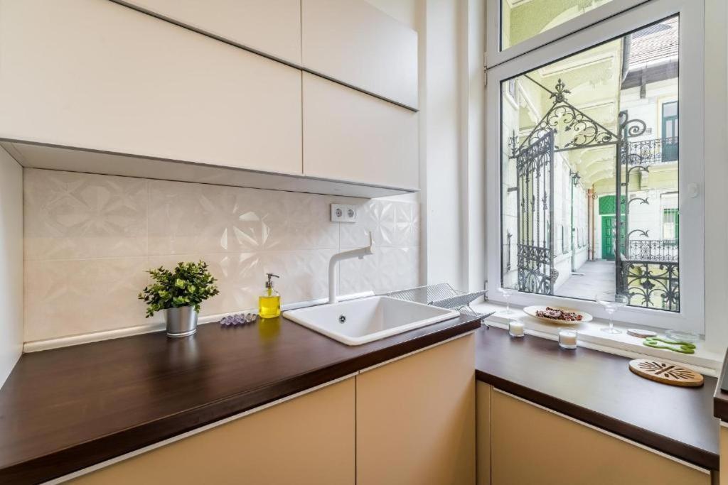 Hi-Bp Elizabeth Apartment In The Heart Of Budapest Esterno foto
